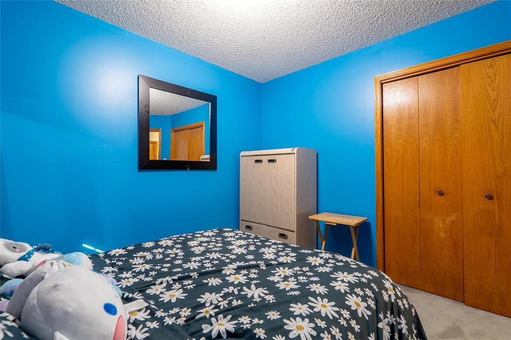 Photo 17 of 72 Sandalwood Crescent, Winnipeg MB