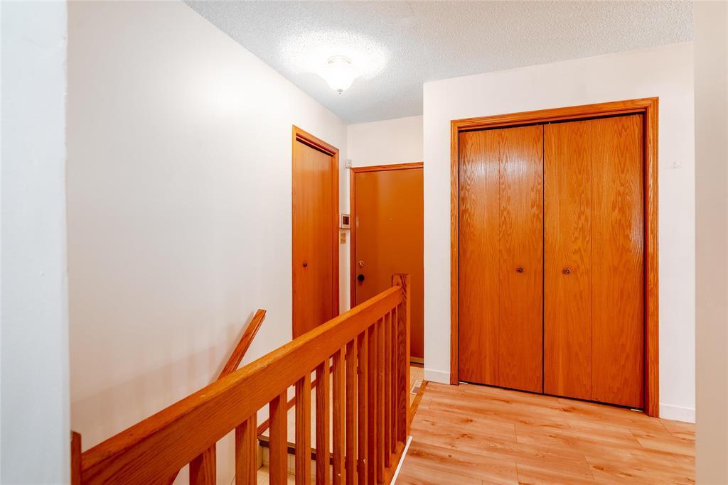 Photo 20 of 72 Sandalwood Crescent, Winnipeg MB