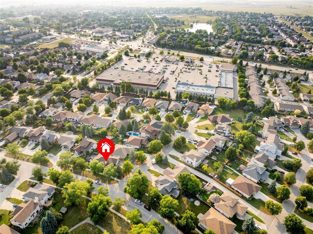 Photo 34 of 72 Sandalwood Crescent, Winnipeg MB