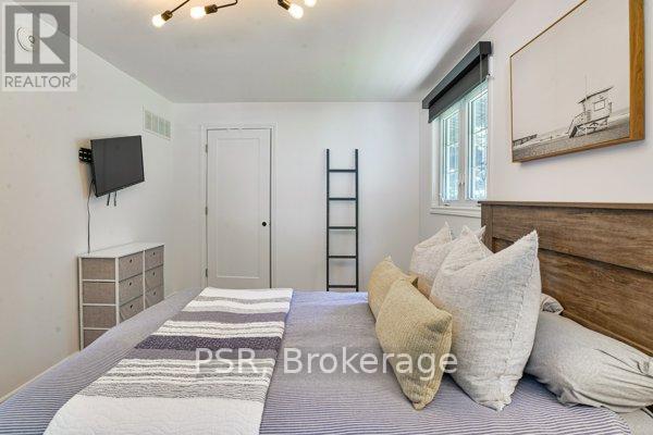 Photo 19 of 1 1018 Georgina Way, Gravenhurst ON