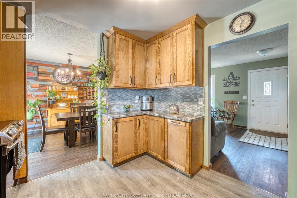 Photo 11 of 252 Arthur, Harrow ON