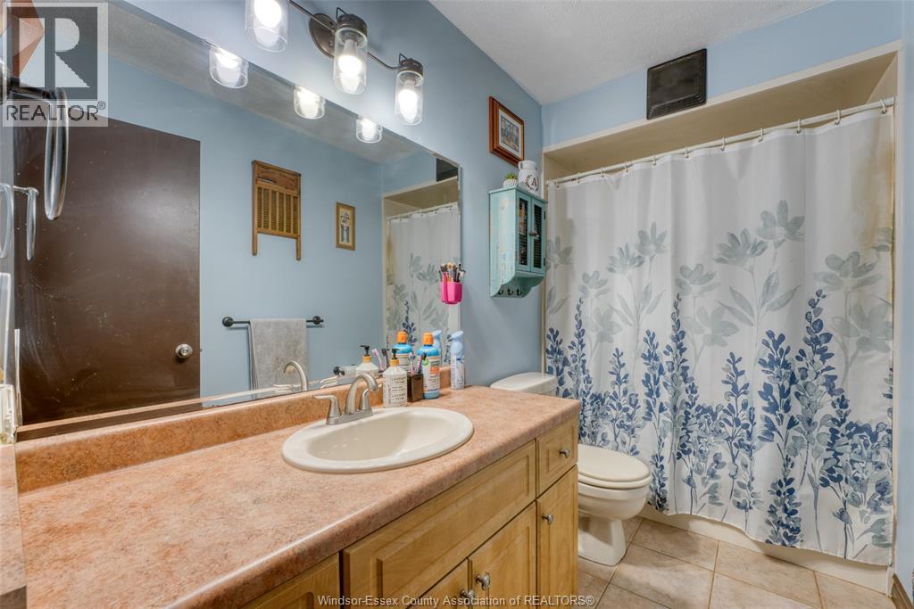 Photo 17 of 252 Arthur, Harrow ON