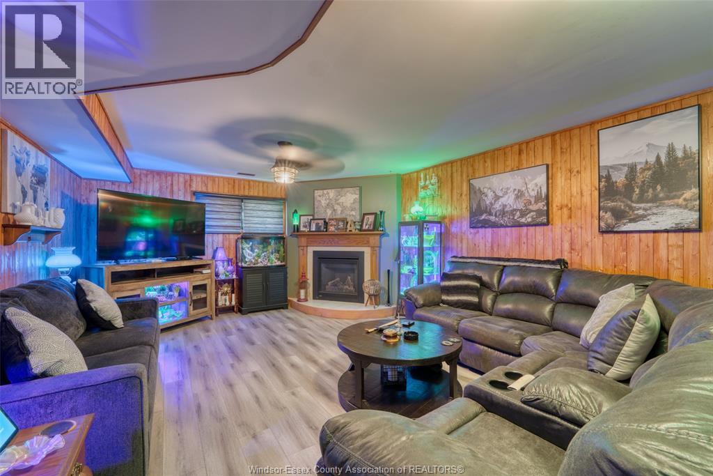Photo 21 of 252 Arthur, Harrow ON
