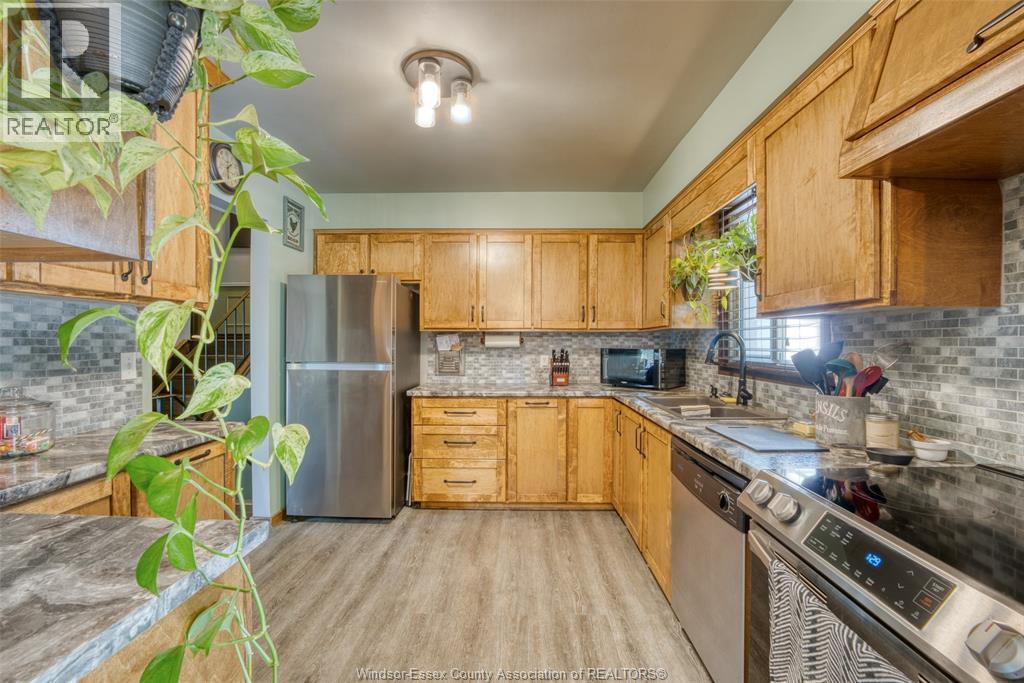 Photo 9 of 252 Arthur, Harrow ON