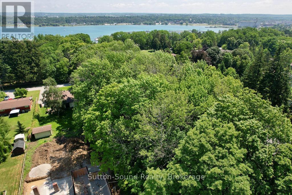 Photo 6 of 2515 6th Avenue W, Owen Sound ON