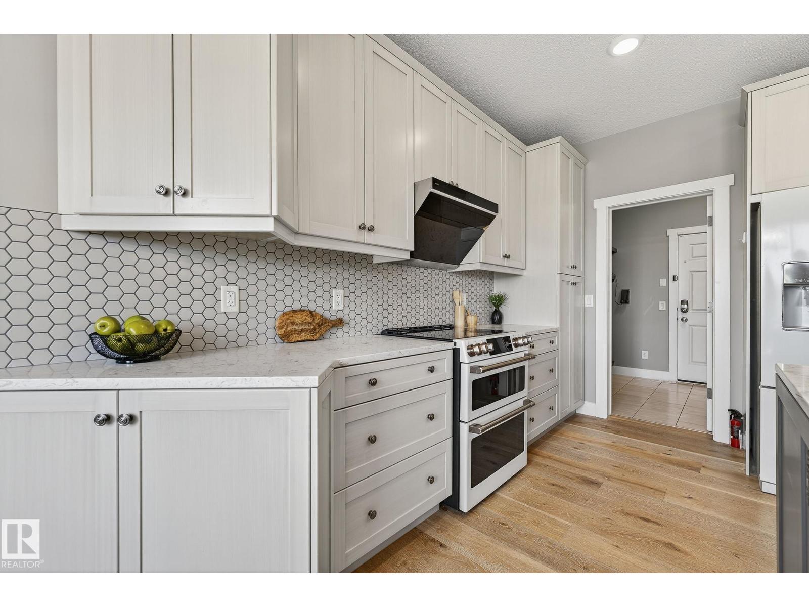 Photo 13 of 1416 161 St Sw, Edmonton AB