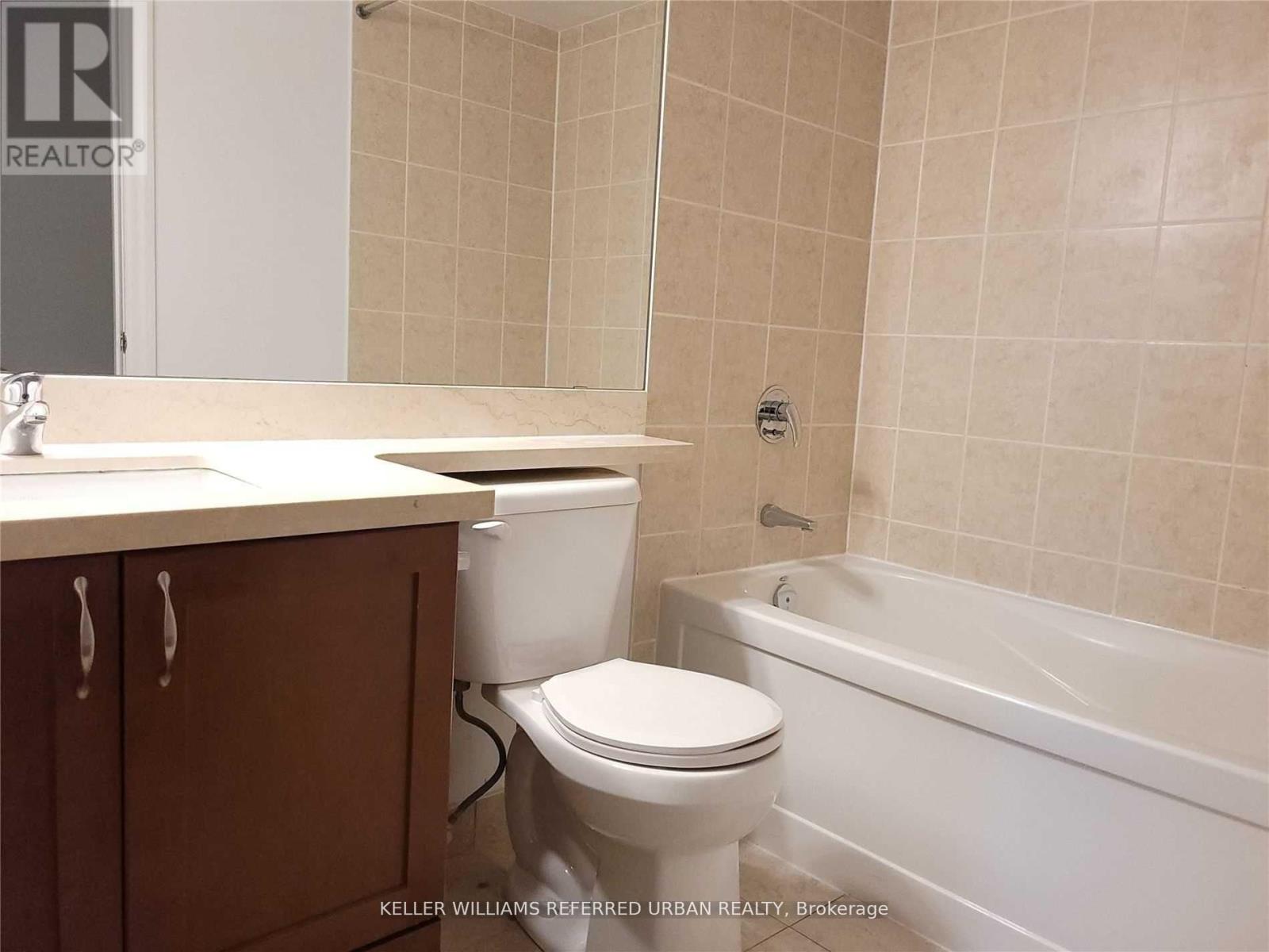 Photo 11 of 211 131 Upper Duke Crescent, Markham ON