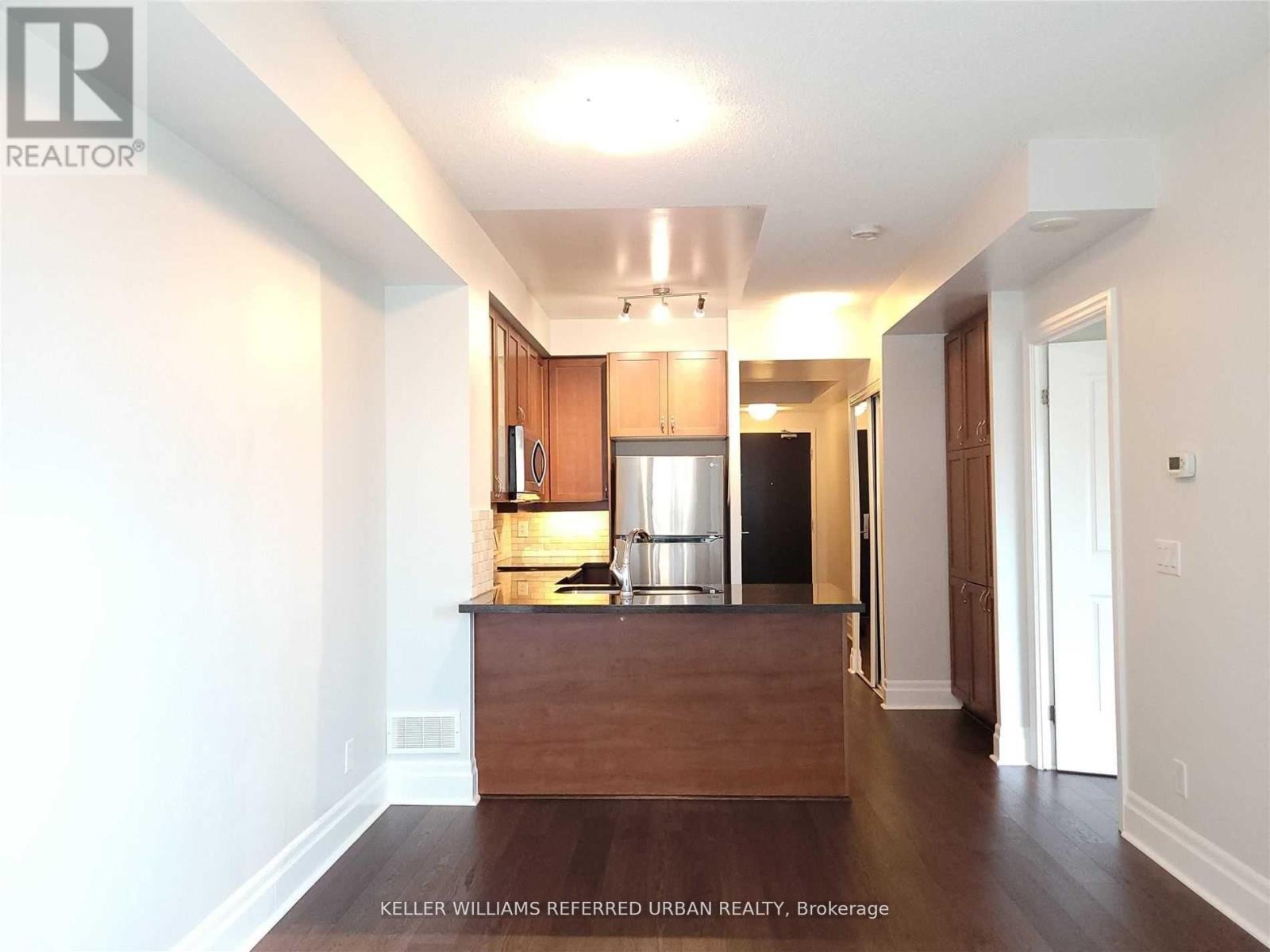 Photo 7 of 211 131 Upper Duke Crescent, Markham ON