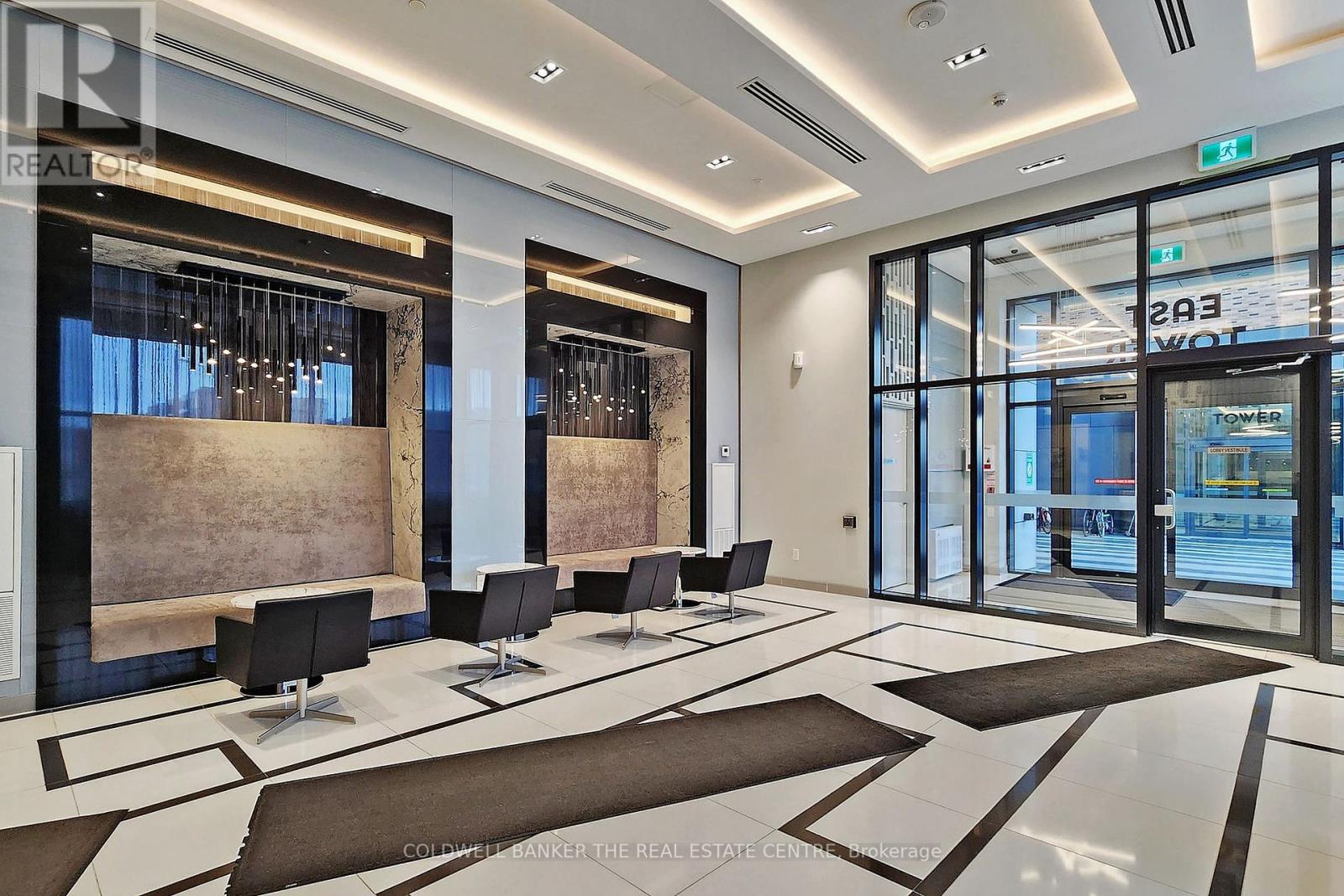Photo 5 of 827 100 Eagle Rock Way N, Vaughan ON