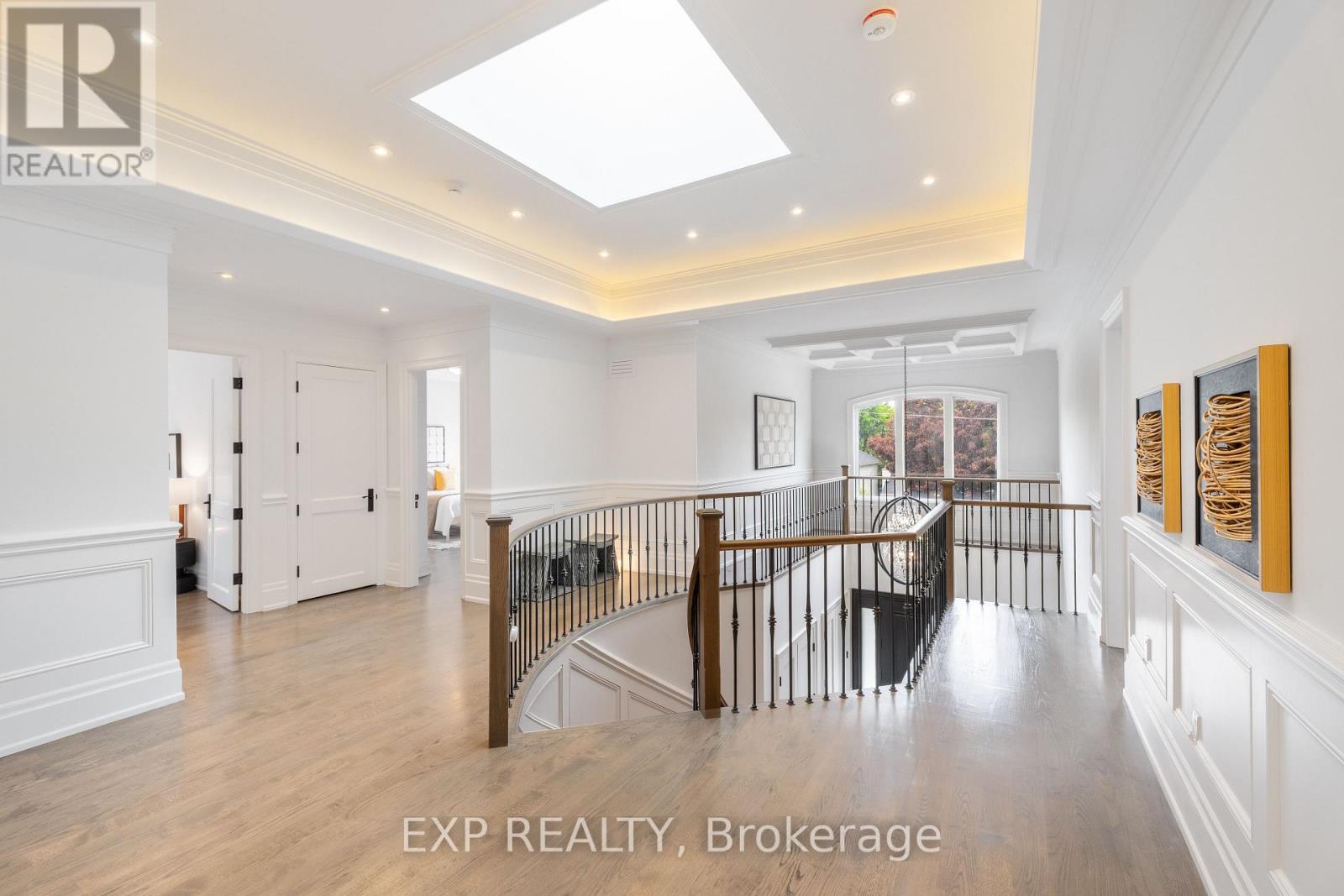 Photo 45 of 39 Howard Road, Newmarket ON