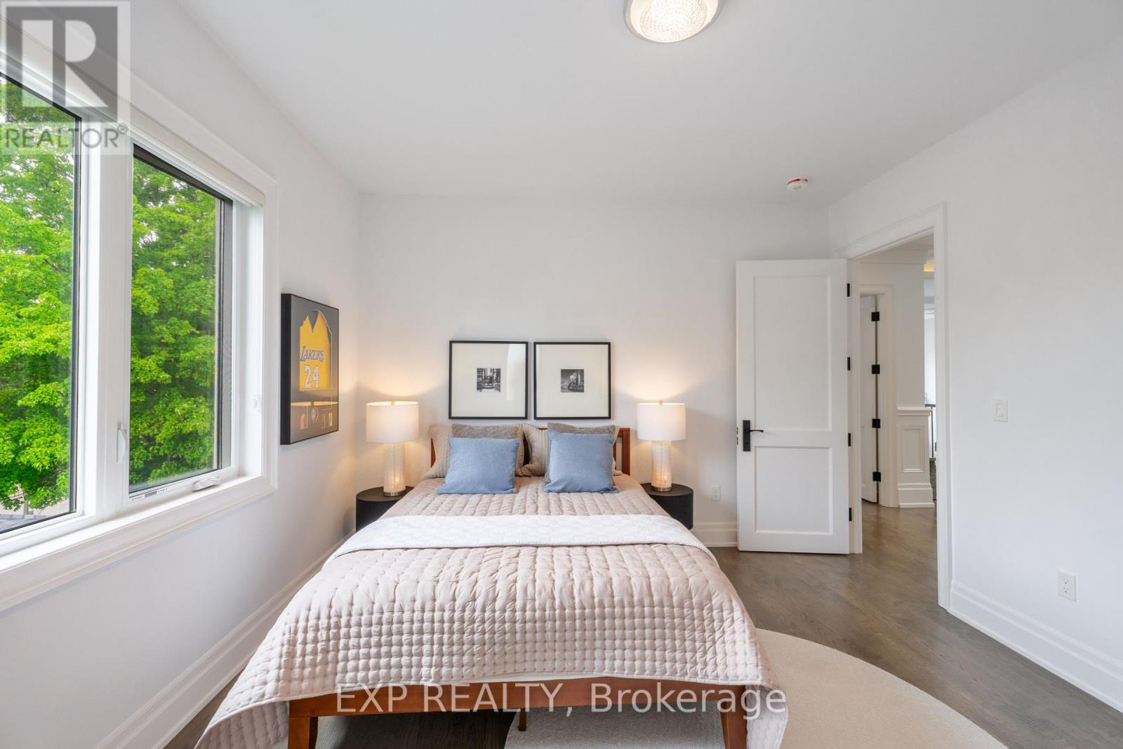 Photo 46 of 39 Howard Road, Newmarket ON
