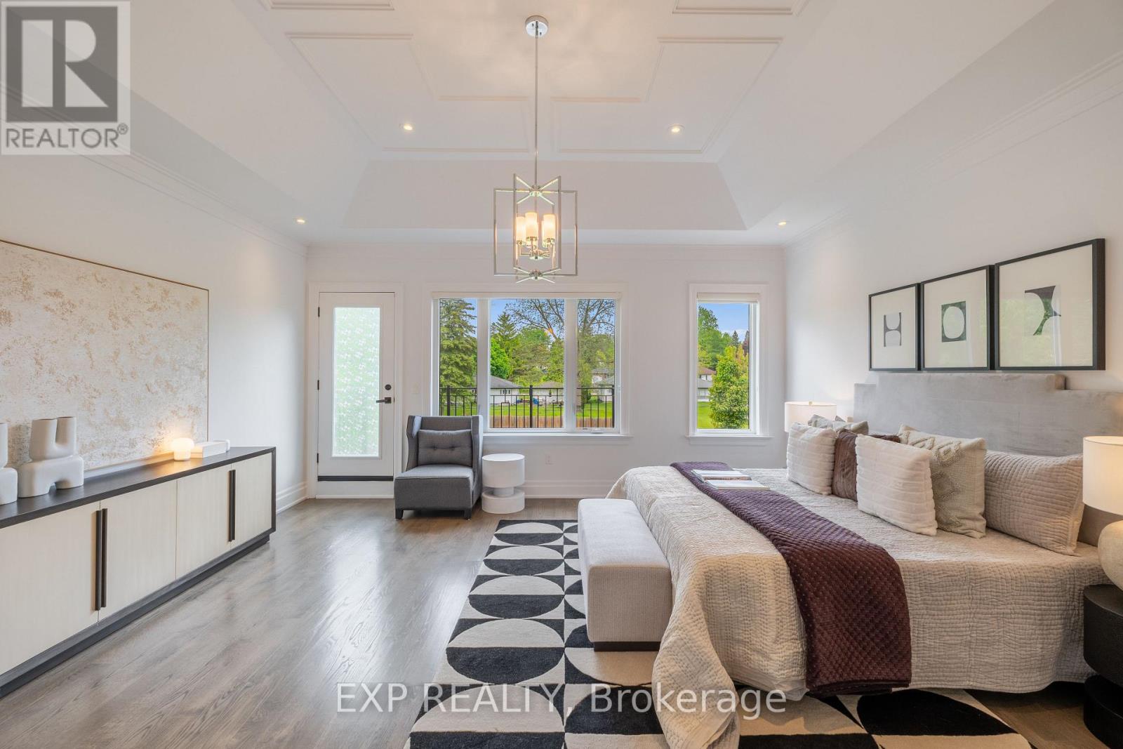 Photo 43 of 39 Howard Road, Newmarket ON