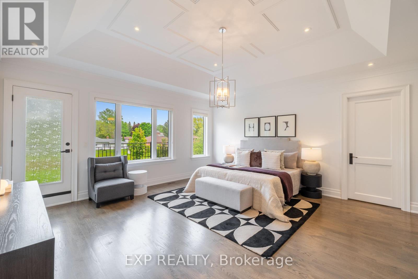 Photo 20 of 39 Howard Road, Newmarket ON
