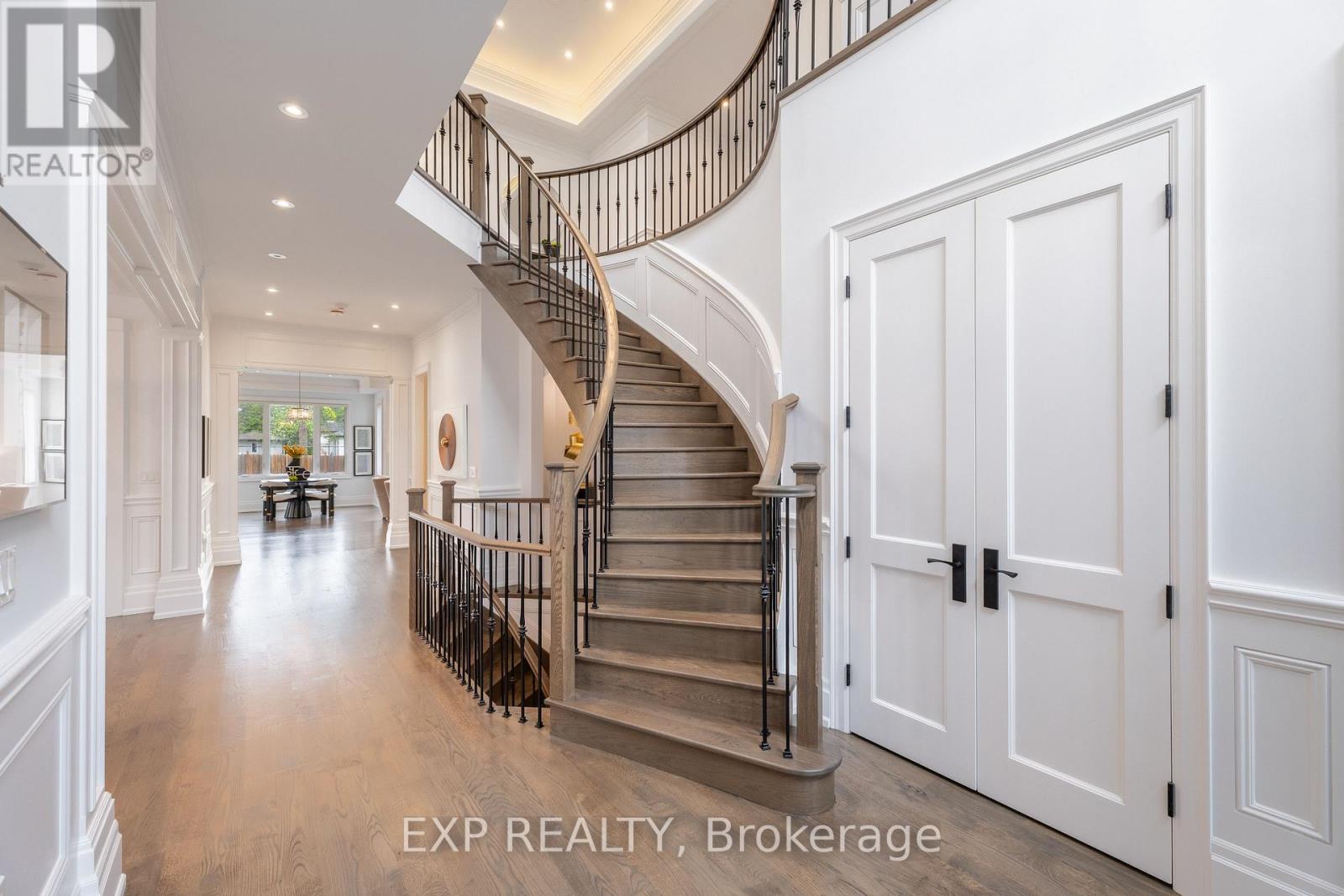 Photo 36 of 39 Howard Road, Newmarket ON