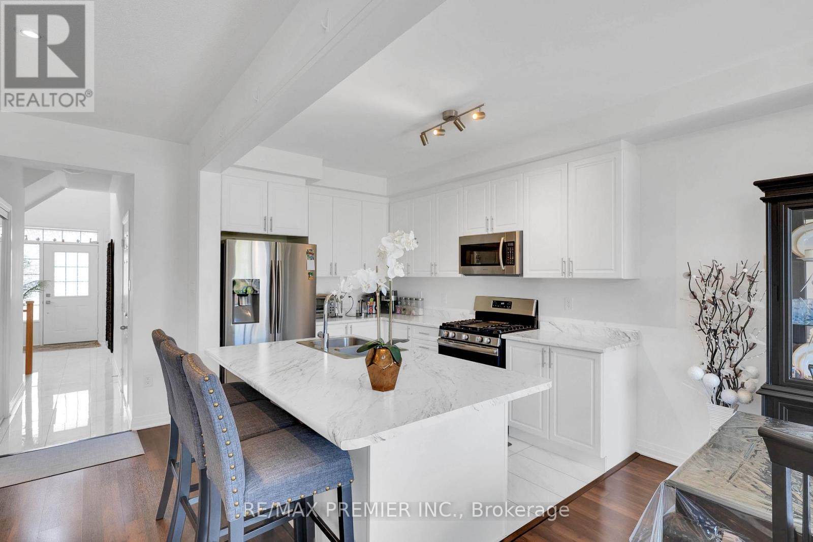 Photo 32 of 87 Casserley Crescent, New Tecumseth ON