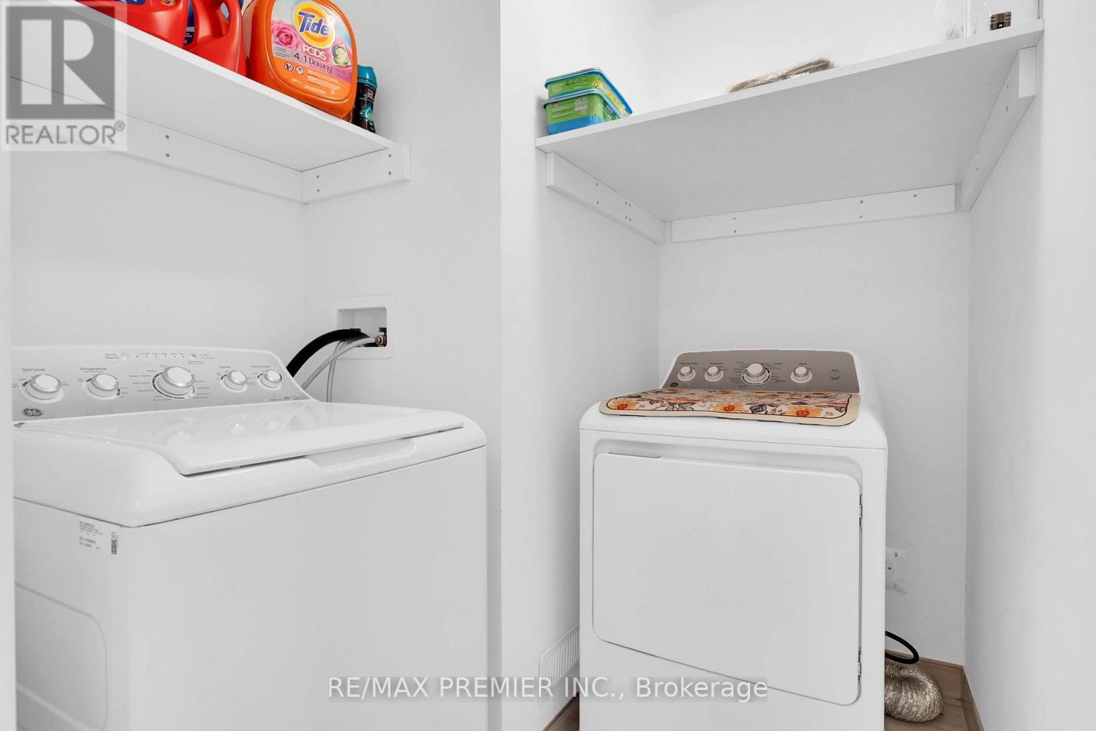 Photo 24 of 87 Casserley Crescent, New Tecumseth ON