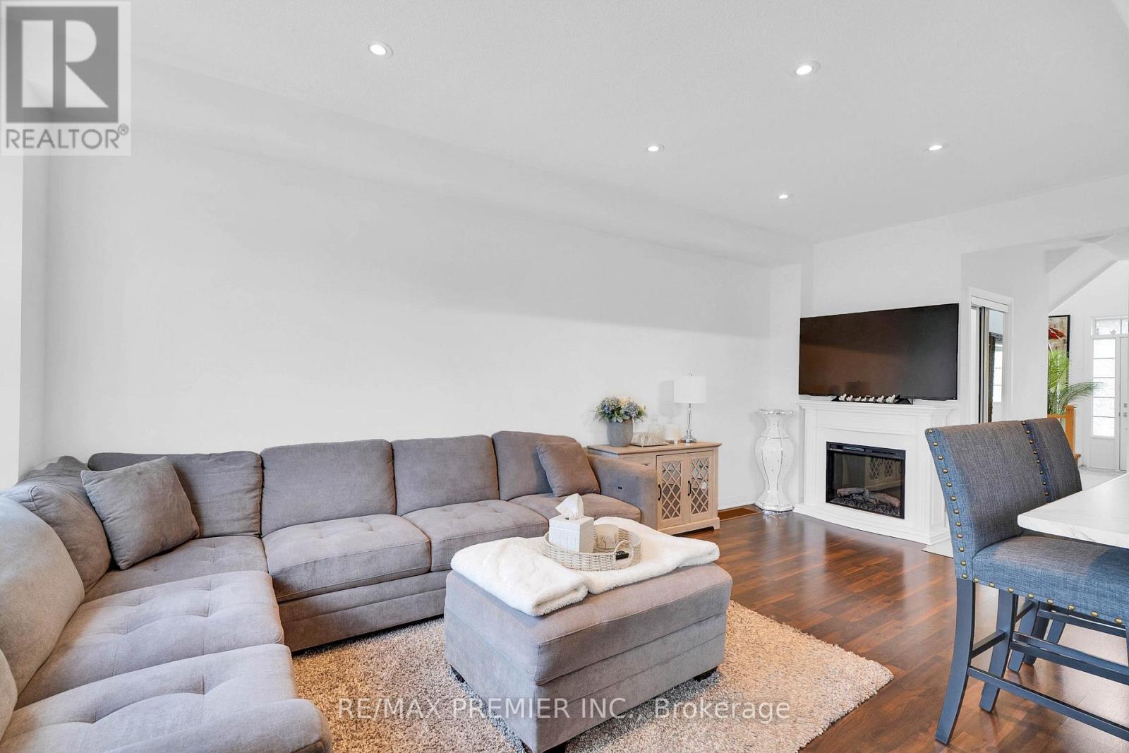 Photo 36 of 87 Casserley Crescent, New Tecumseth ON
