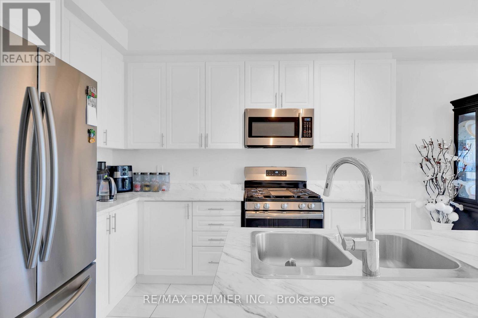 Photo 37 of 87 Casserley Crescent, New Tecumseth ON