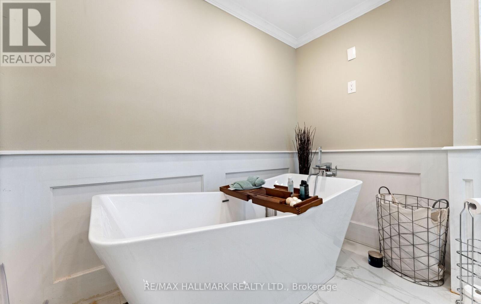 Photo 7 of 287 Andy Crescent, Vaughan ON