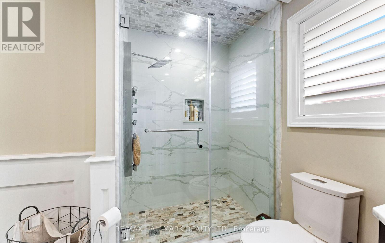 Photo 6 of 287 Andy Crescent, Vaughan ON