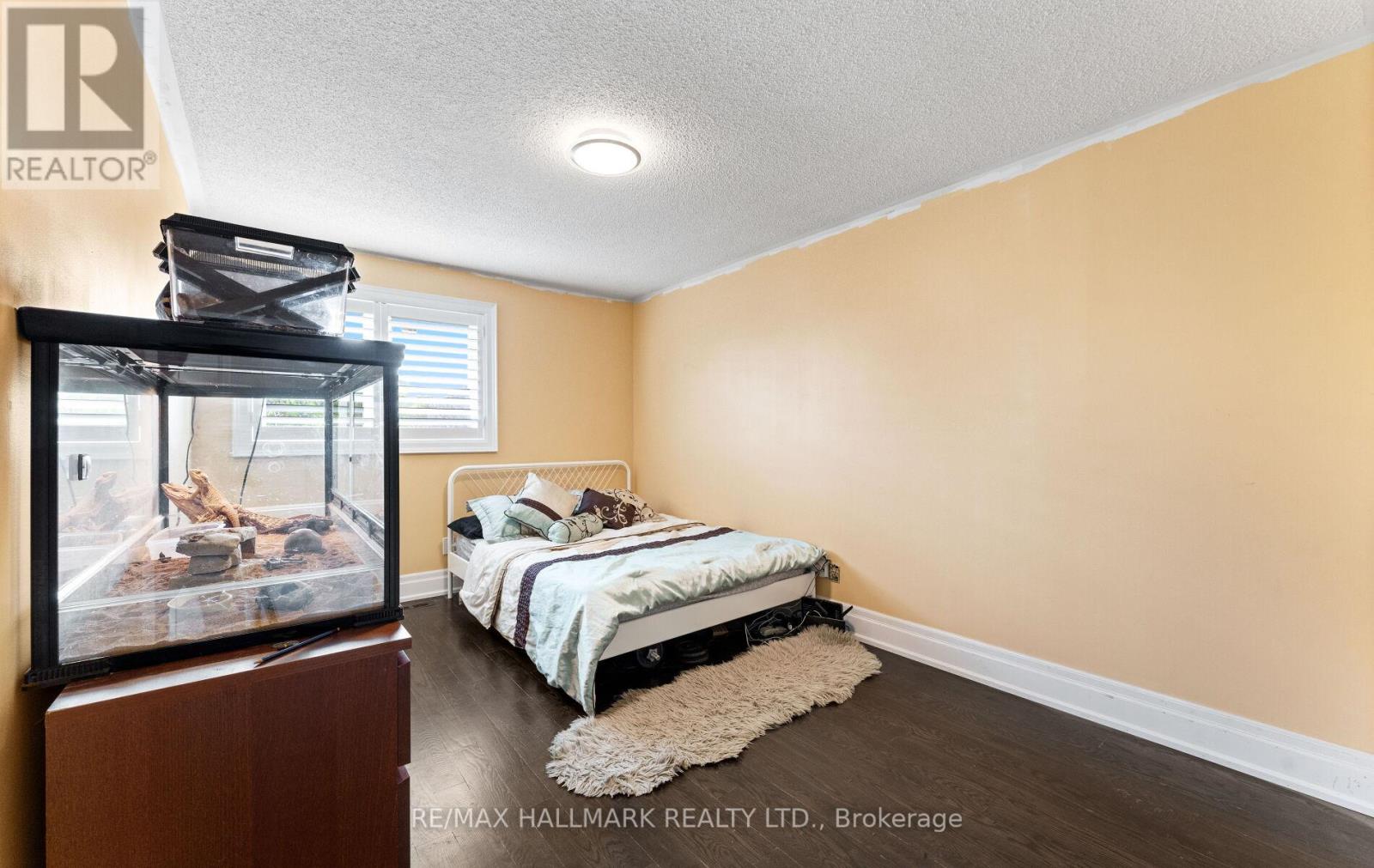Photo 5 of 287 Andy Crescent, Vaughan ON