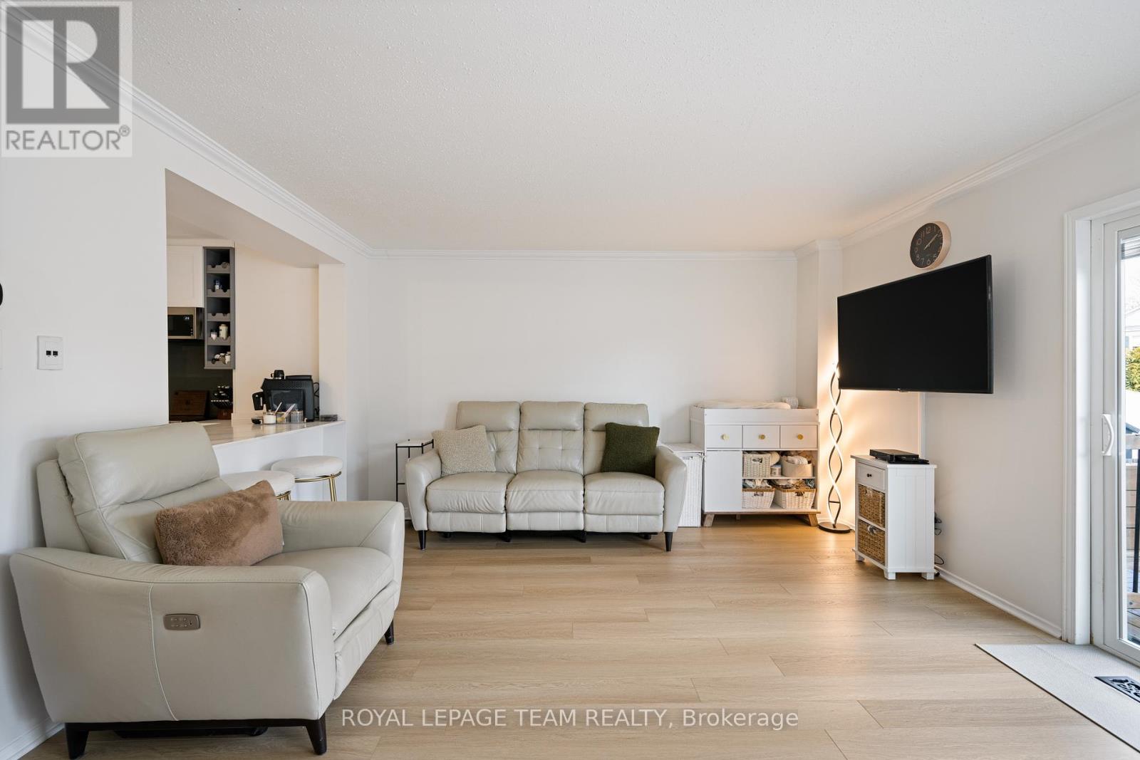 Photo 15 of 19 Armadale Crescent, Ottawa ON