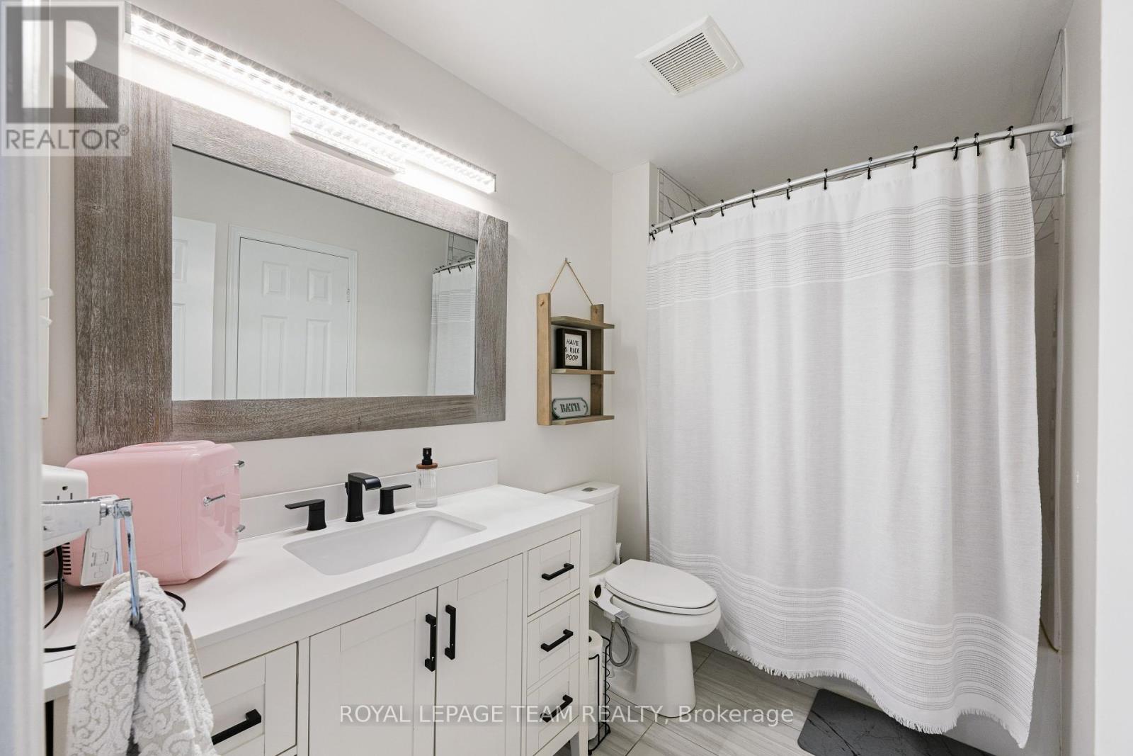 Photo 20 of 19 Armadale Crescent, Ottawa ON