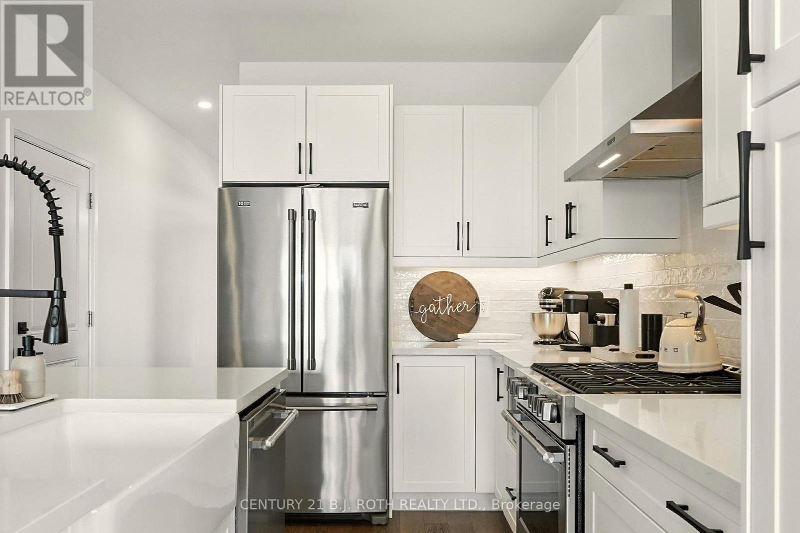 Photo 26 of 124 Ritchie Crescent, Springwater ON