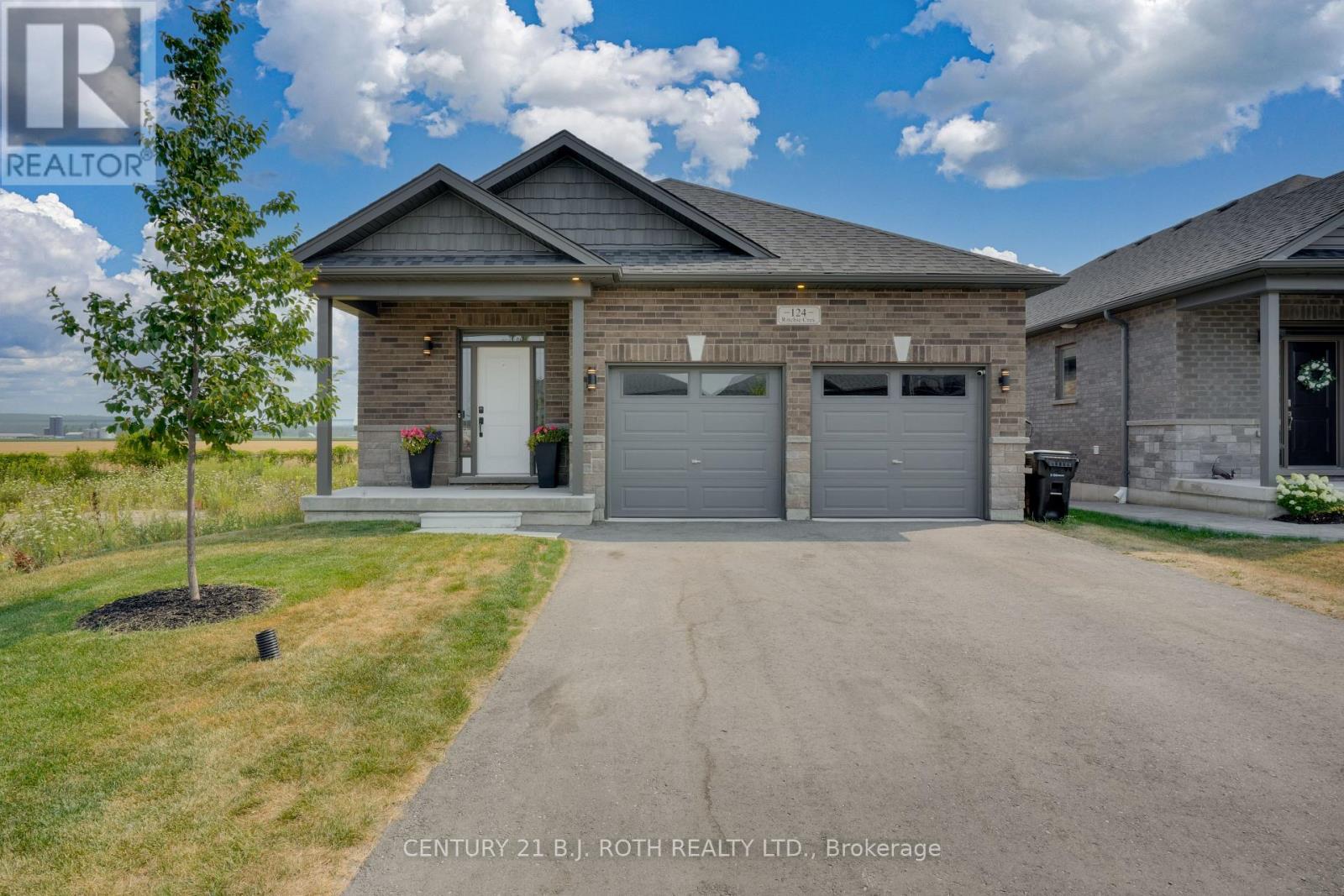Photo 47 of 124 Ritchie Crescent, Springwater ON