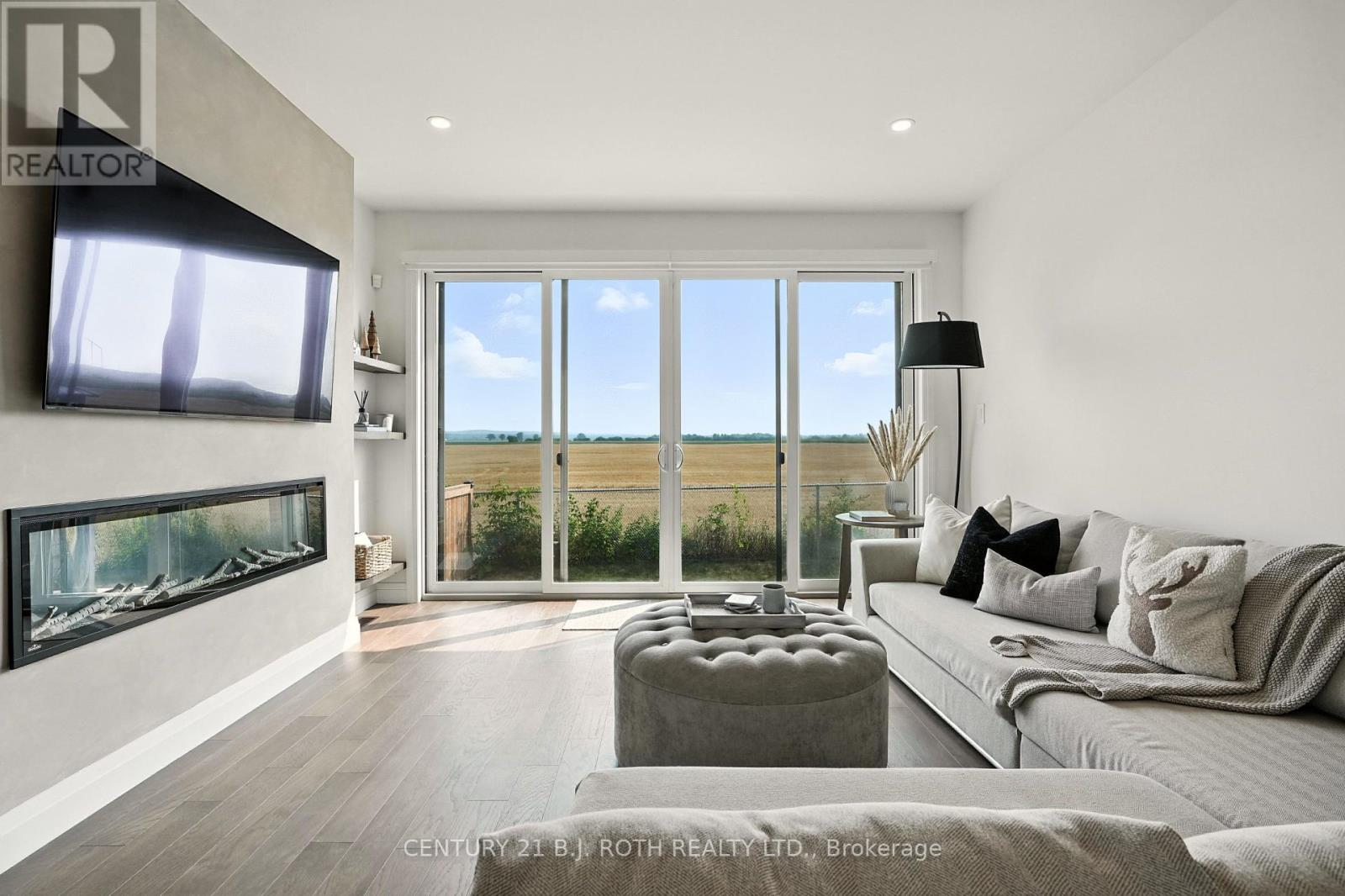 Photo 38 of 124 Ritchie Crescent, Springwater ON