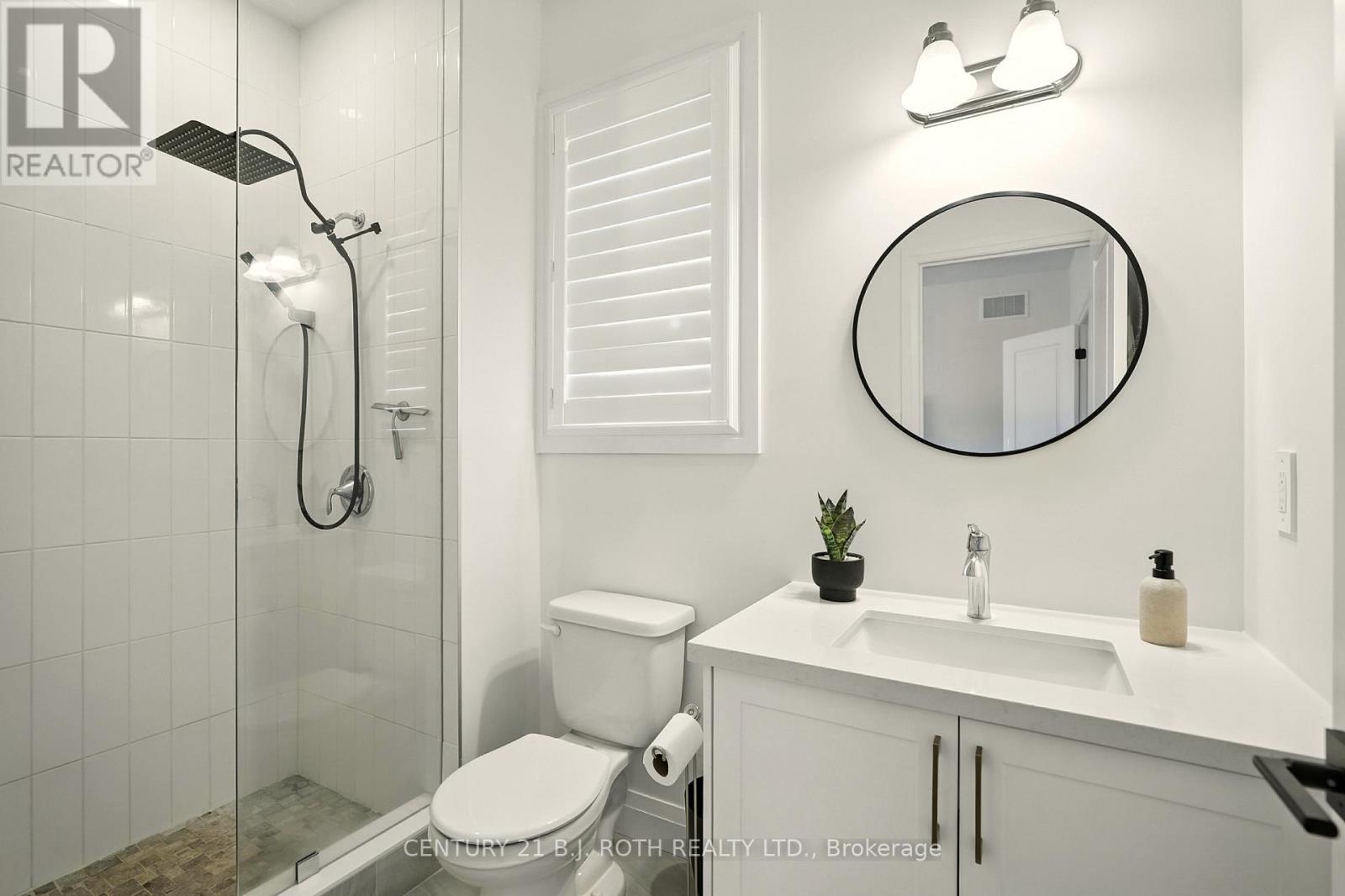 Photo 15 of 124 Ritchie Crescent, Springwater ON