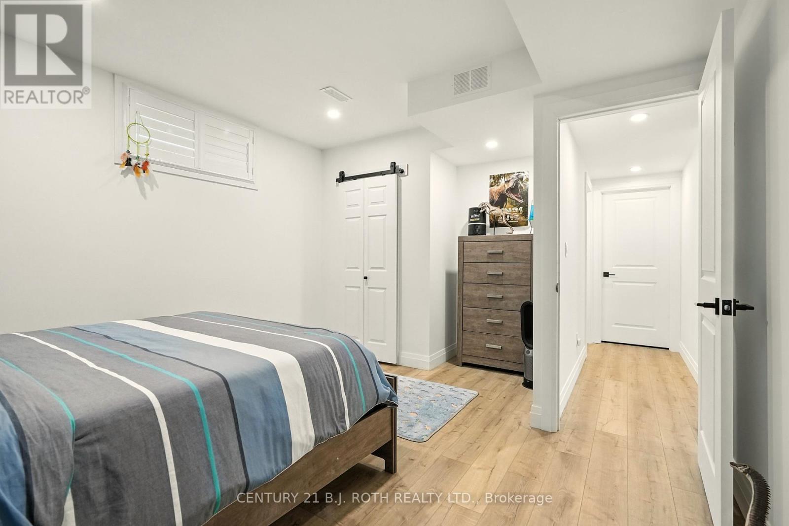 Photo 30 of 124 Ritchie Crescent, Springwater ON