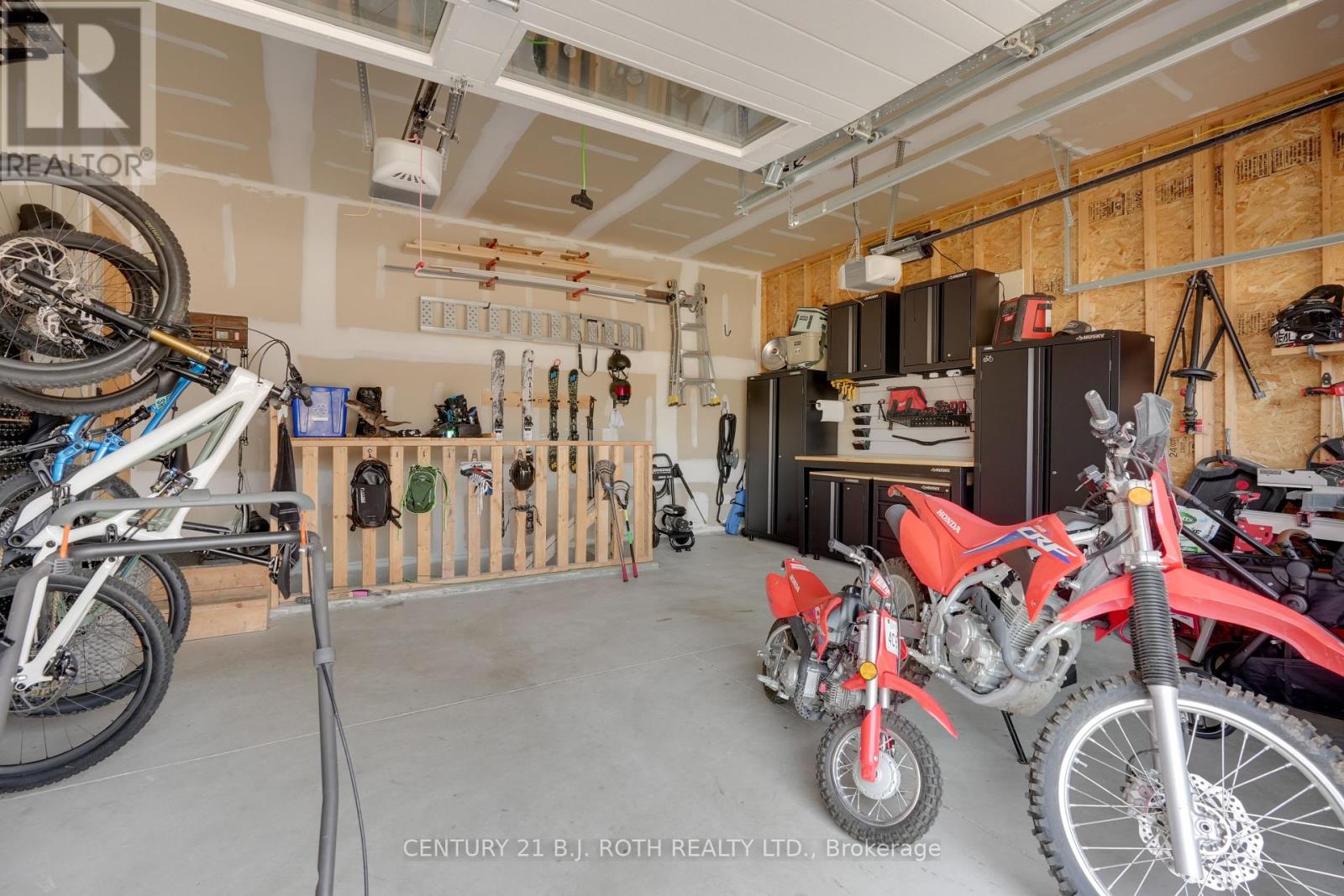 Photo 29 of 124 Ritchie Crescent, Springwater ON
