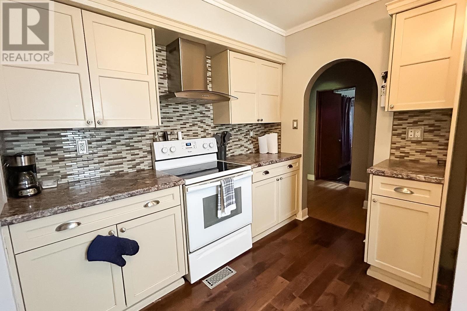 Photo 10 of 449 Wellington St, Sault Ste Marie ON