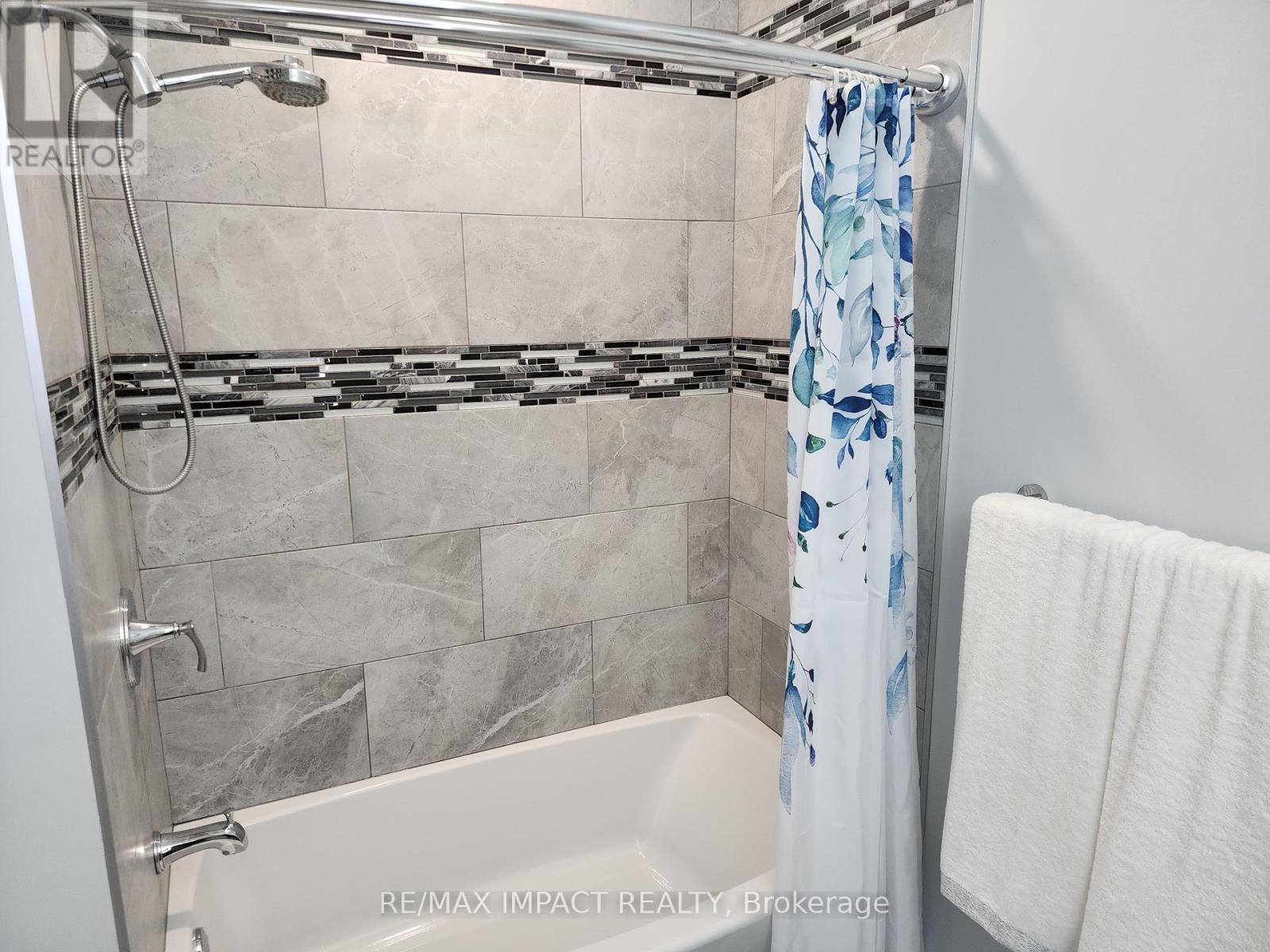 Photo 19 of 636 Christie Avenue, Oshawa ON
