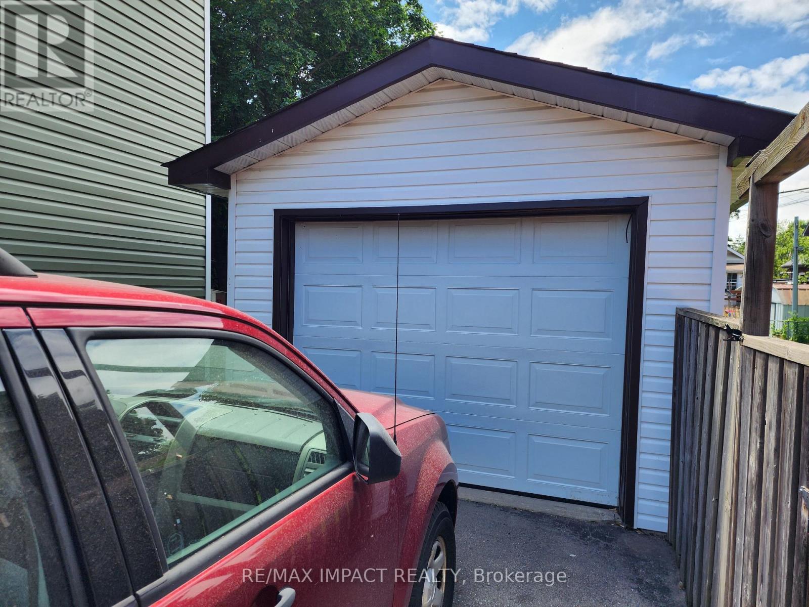Photo 36 of 636 Christie Avenue, Oshawa ON
