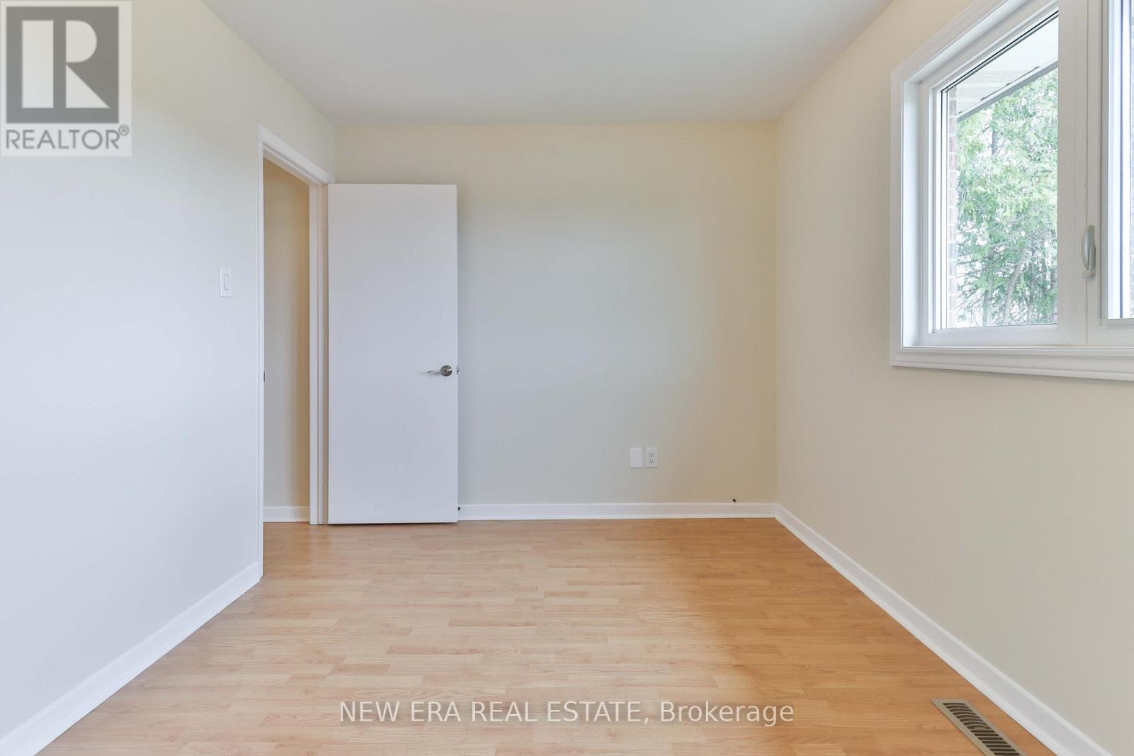 Photo 40 of 2559 Kingsberry Crescent, Mississauga ON