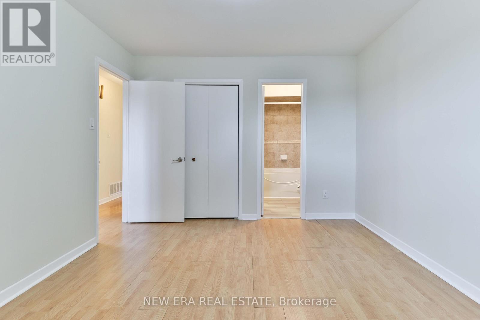 Photo 7 of 2559 Kingsberry Crescent, Mississauga ON