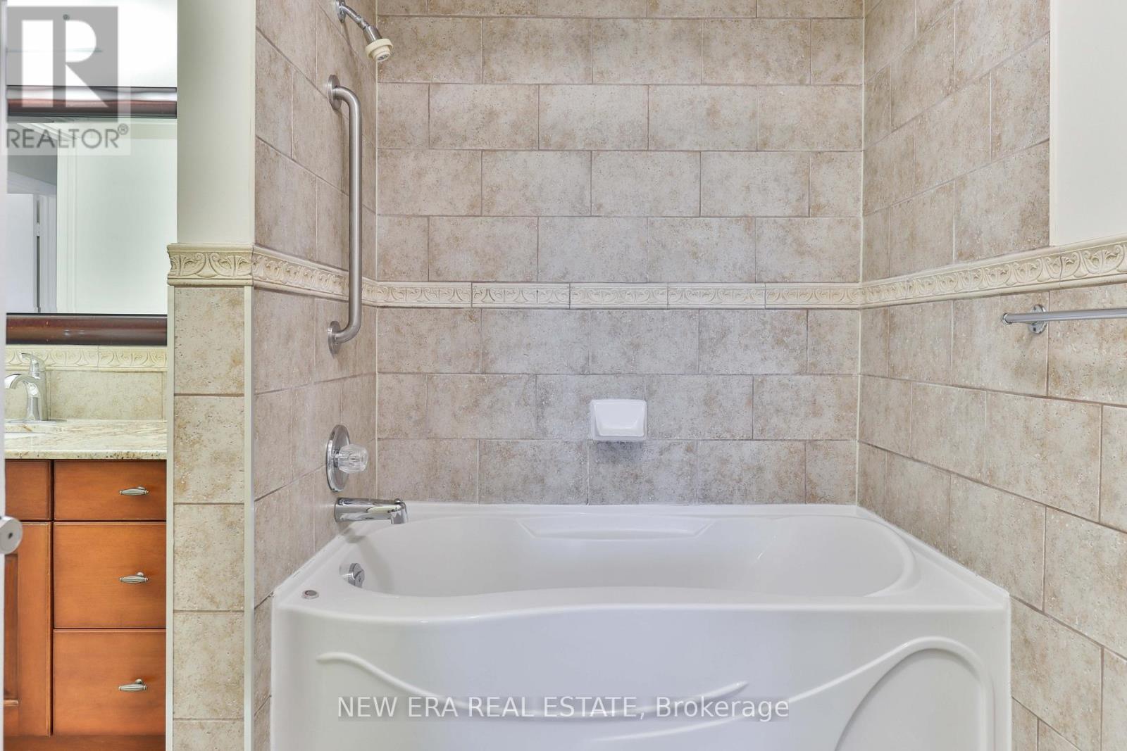 Photo 45 of 2559 Kingsberry Crescent, Mississauga ON
