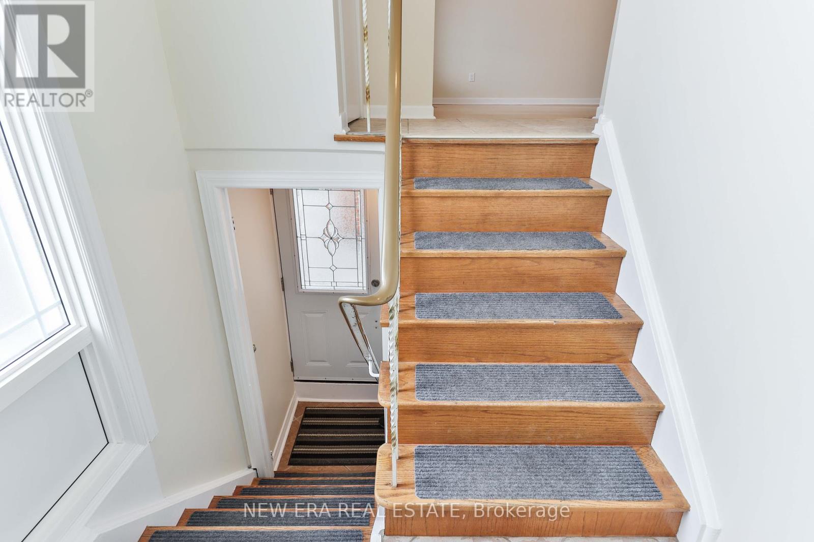 Photo 47 of 2559 Kingsberry Crescent, Mississauga ON
