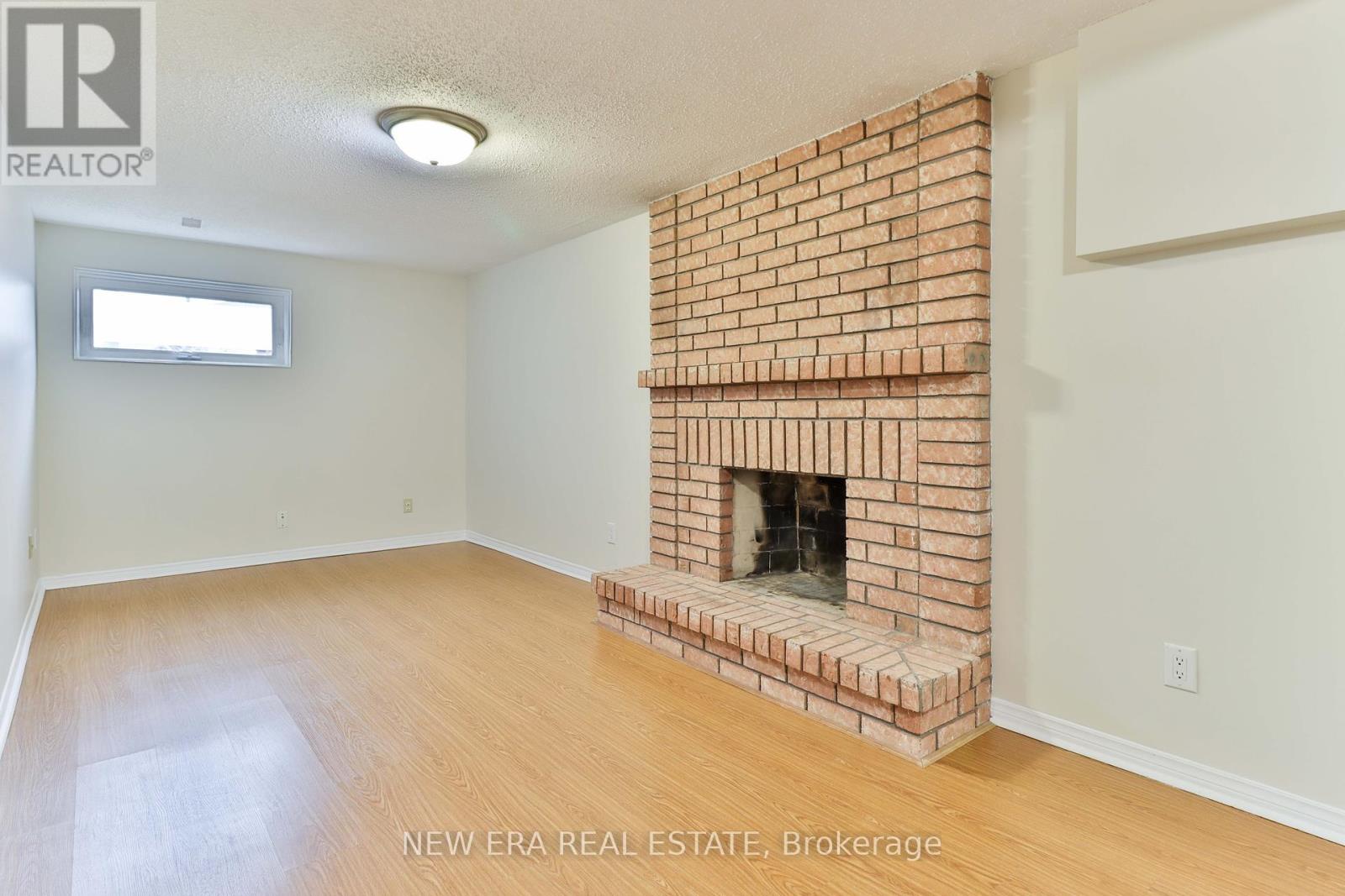 Photo 38 of 2559 Kingsberry Crescent, Mississauga ON