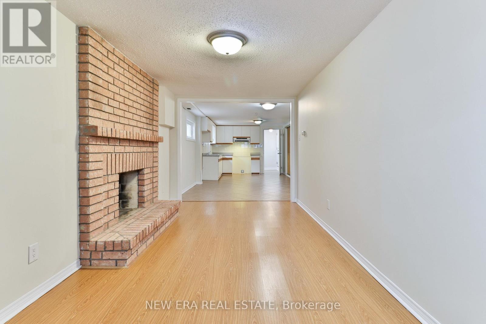 Photo 39 of 2559 Kingsberry Crescent, Mississauga ON