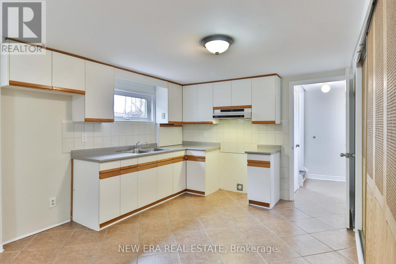 Photo 35 of 2559 Kingsberry Crescent, Mississauga ON