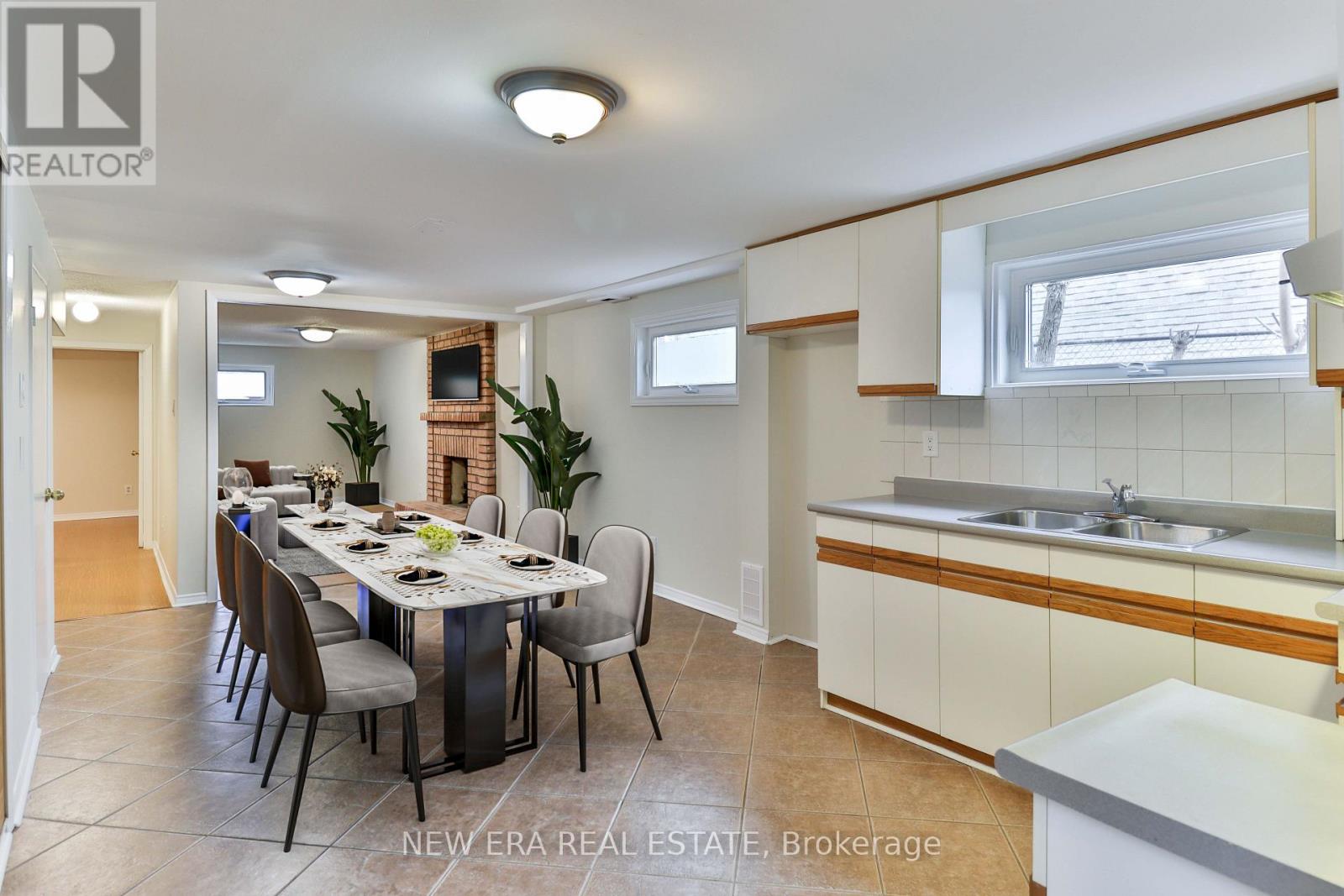 Photo 22 of 2559 Kingsberry Crescent, Mississauga ON