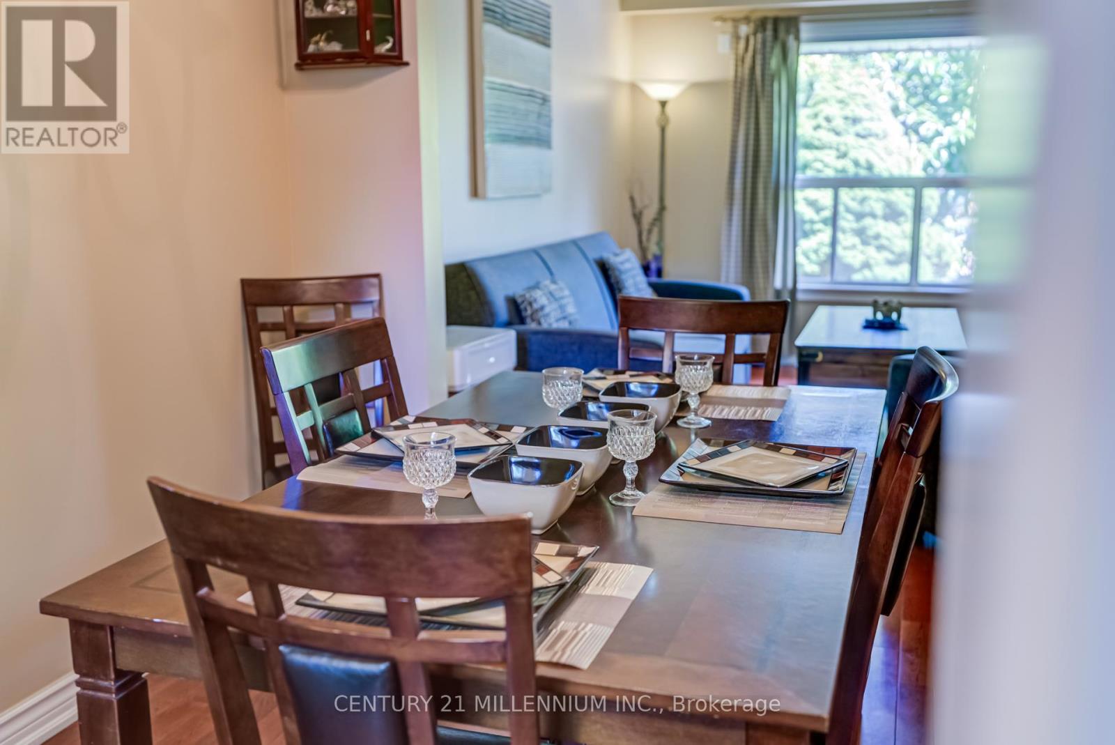 Photo 11 of 10 Greenwood Crescent, Brampton ON