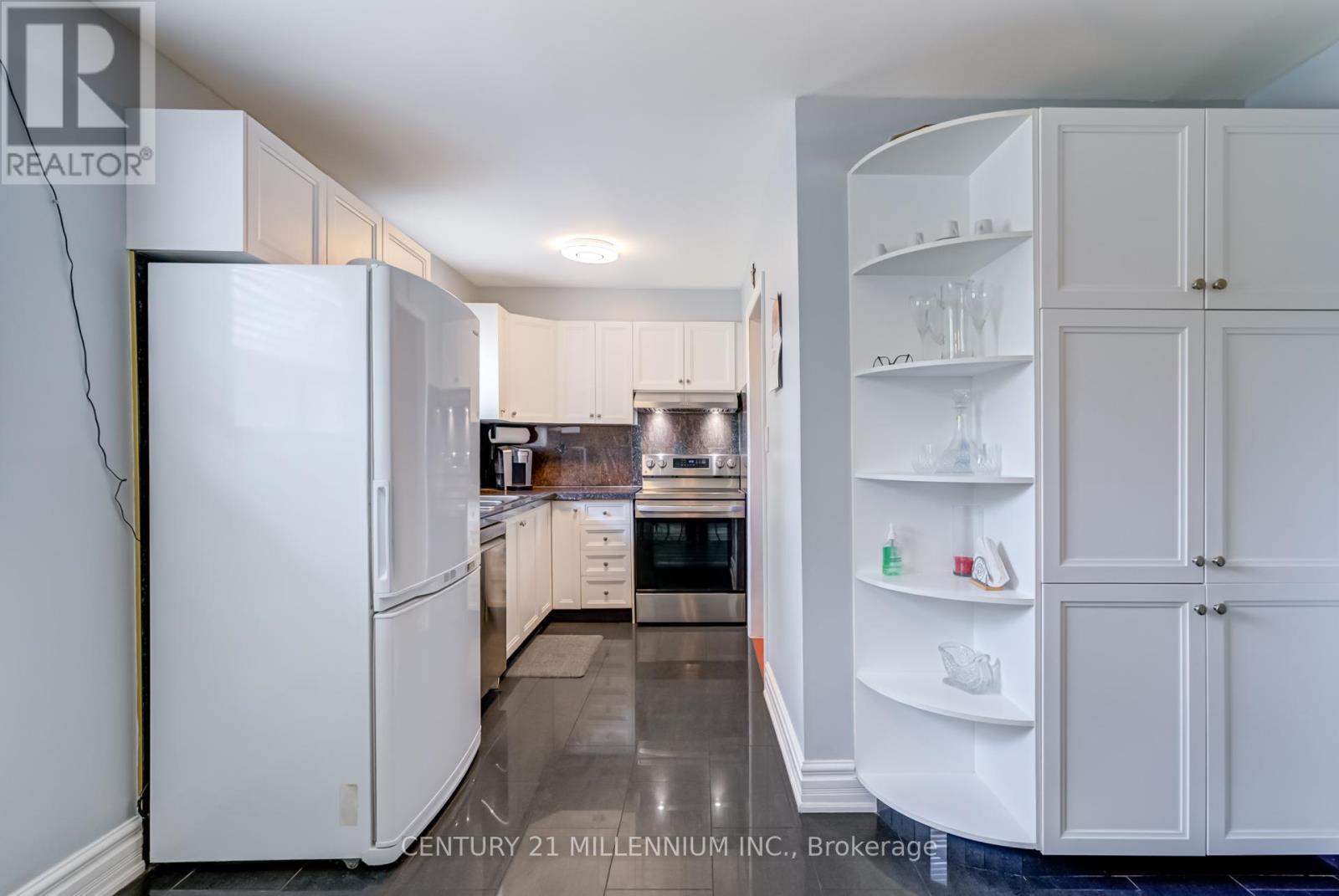 Photo 45 of 10 Greenwood Crescent, Brampton ON
