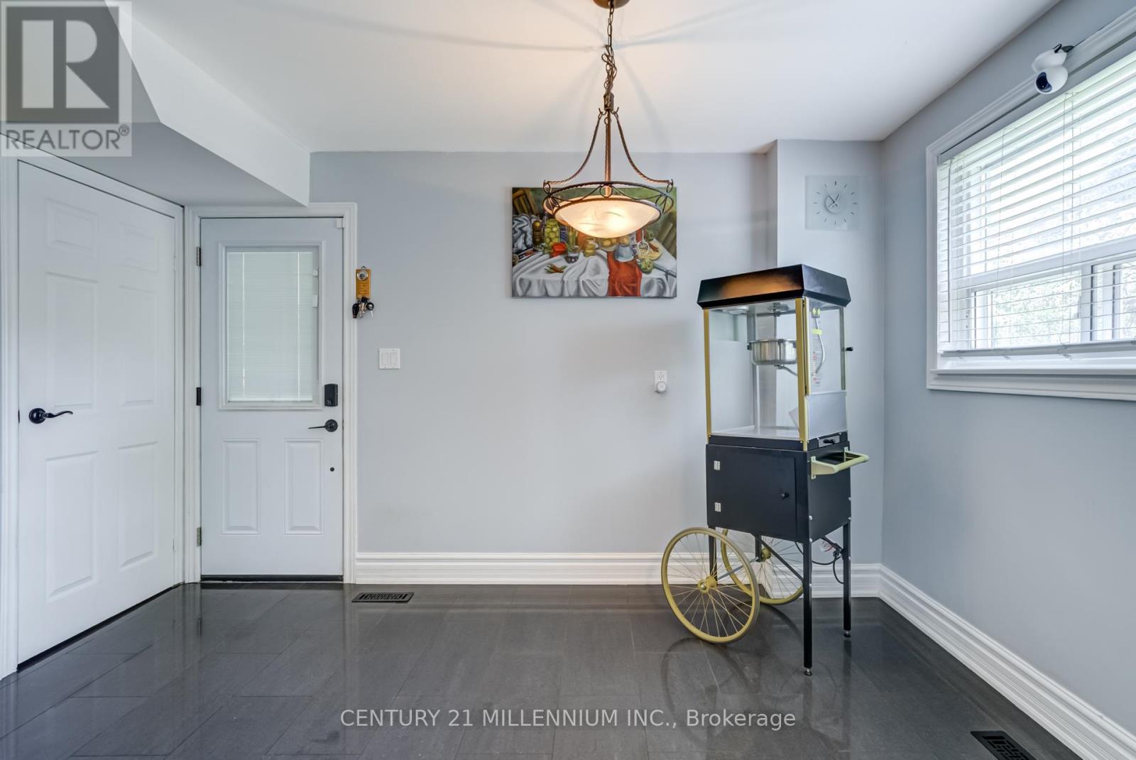 Photo 9 of 10 Greenwood Crescent, Brampton ON