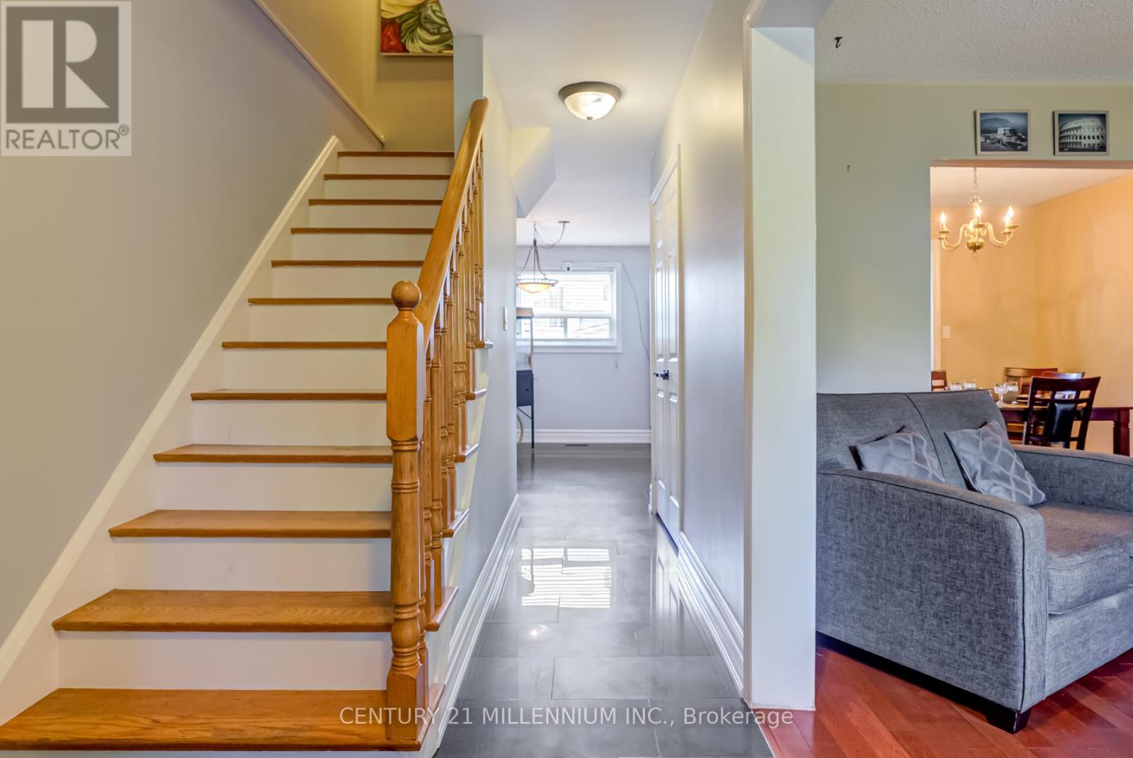 Photo 25 of 10 Greenwood Crescent, Brampton ON