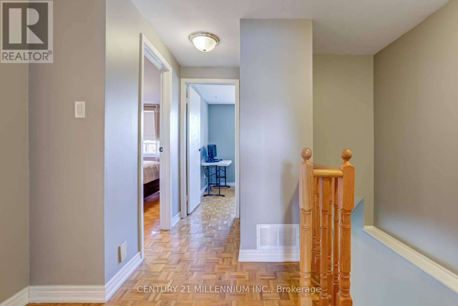 Photo 26 of 10 Greenwood Crescent, Brampton ON