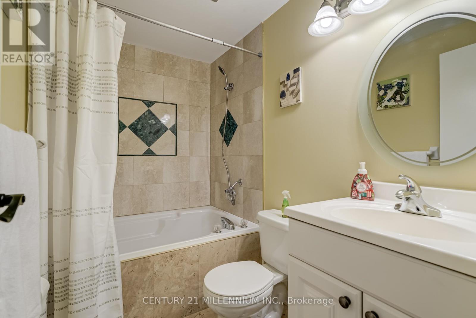 Photo 16 of 10 Greenwood Crescent, Brampton ON